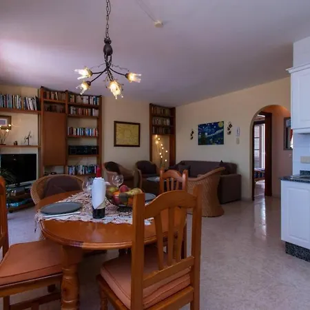 Penthouse Heidi Caleta de Interian